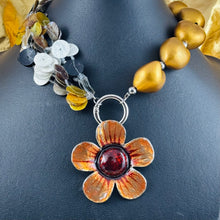 Charger l'image dans la galerie, Pendentif vintage Fleur