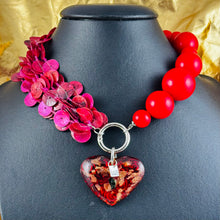 Charger l'image dans la galerie, Pendentif Grand Coeur de verre