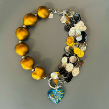 Charger l'image dans la galerie, Pendentif coeur en verre - volutes