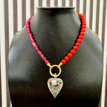 Charger l'image dans la galerie, Pendentif coeur en verre - ADN