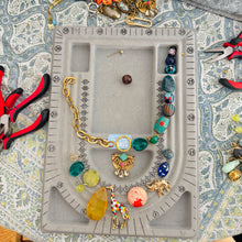Charger l'image dans la galerie, Atelier création et upcycling de bijoux à domicile - Paris
